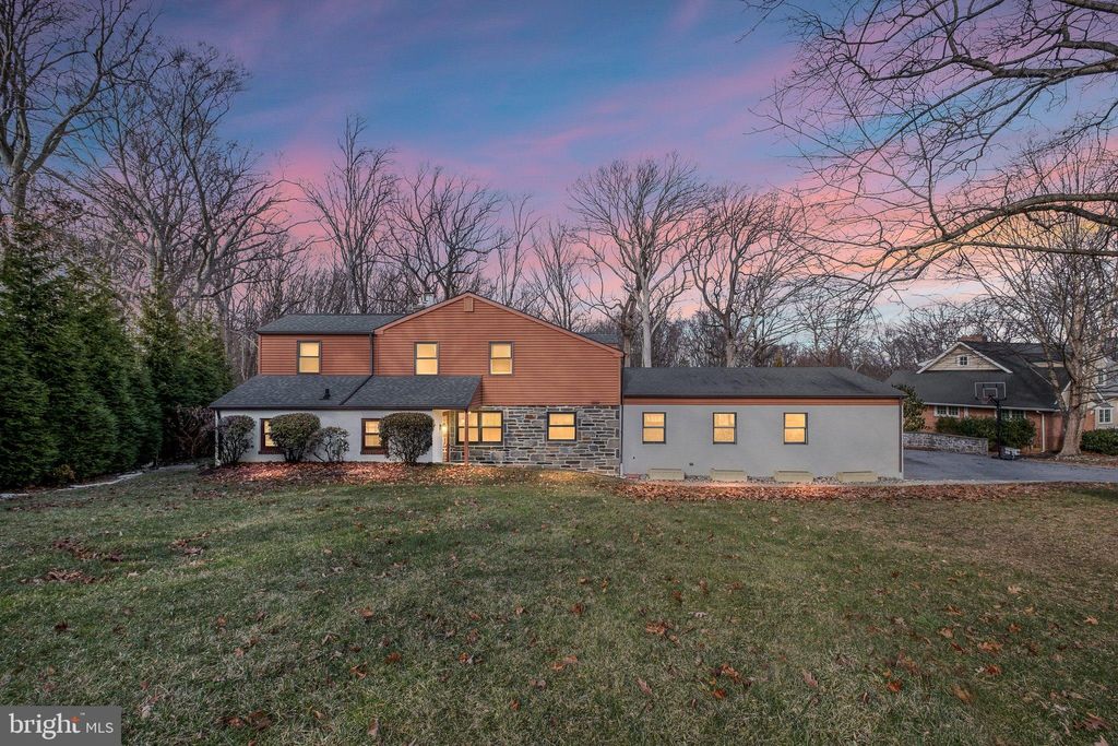 Photo of 370 Marple Road, BROOMALL, PA 19008 (MLS # PADE2106222)