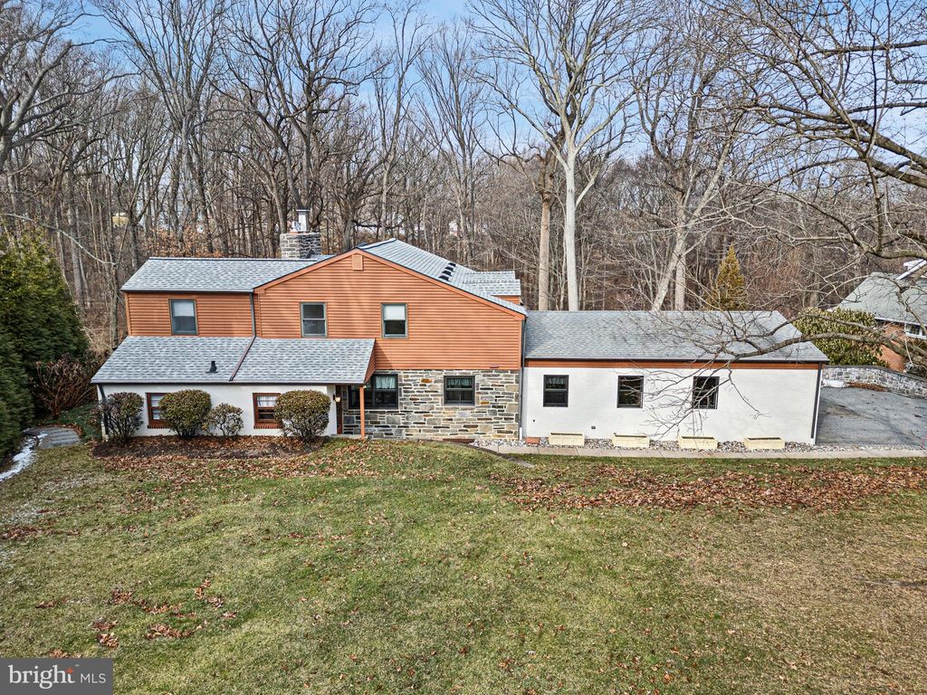 Photo of 370 Marple Road, BROOMALL, PA 19008 (MLS # PADE2106222)