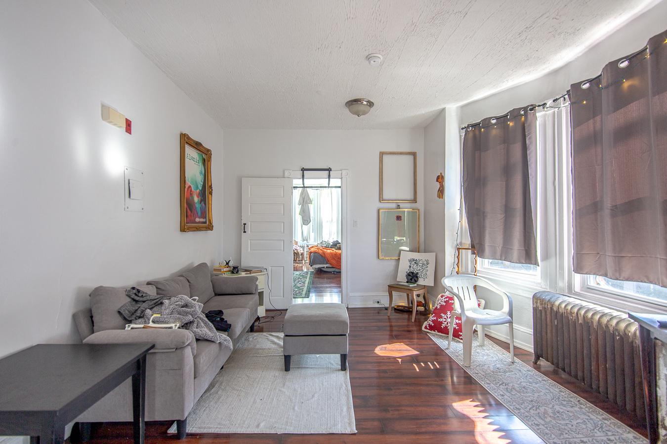 UNIVERSITY CITY - Residential Income
