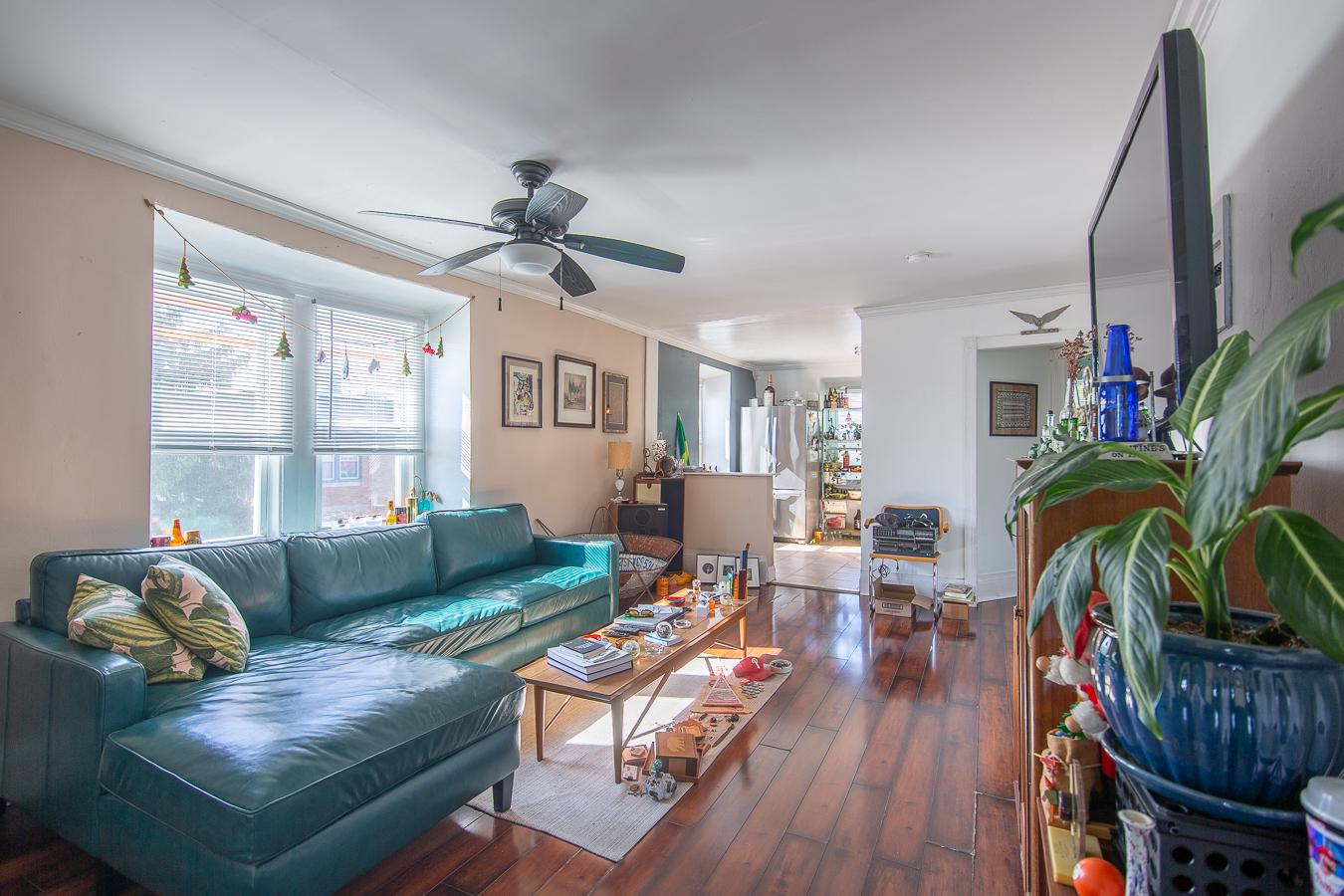 UNIVERSITY CITY - Residential Income