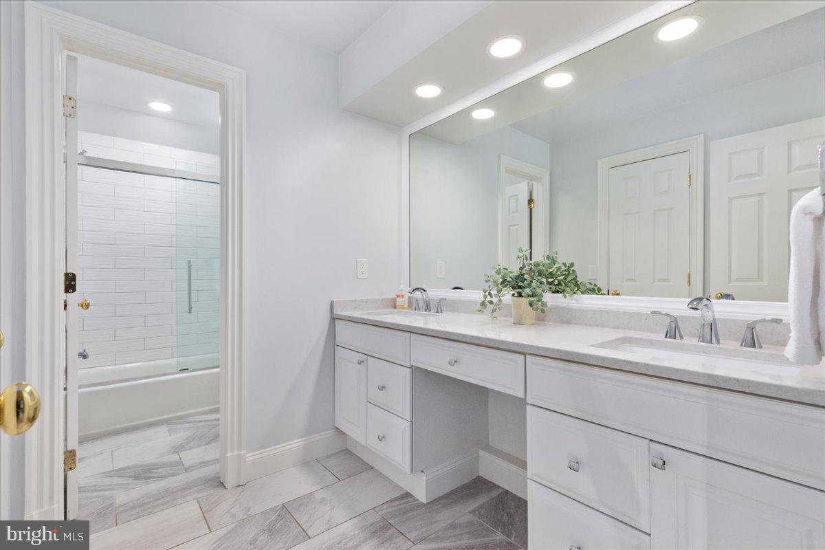 LAKE MANASSAS - Residential