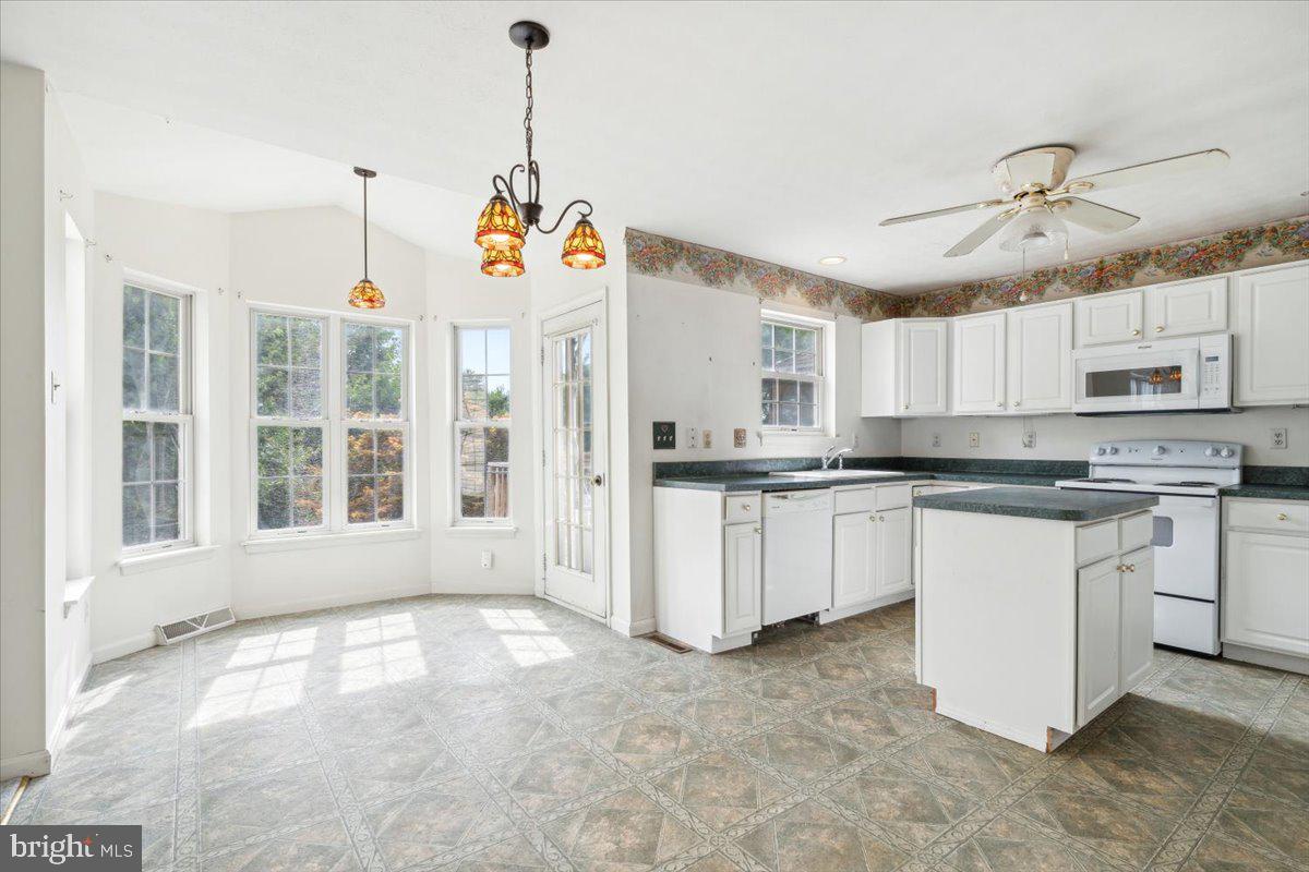 WELLINGTON TRACE - Residential