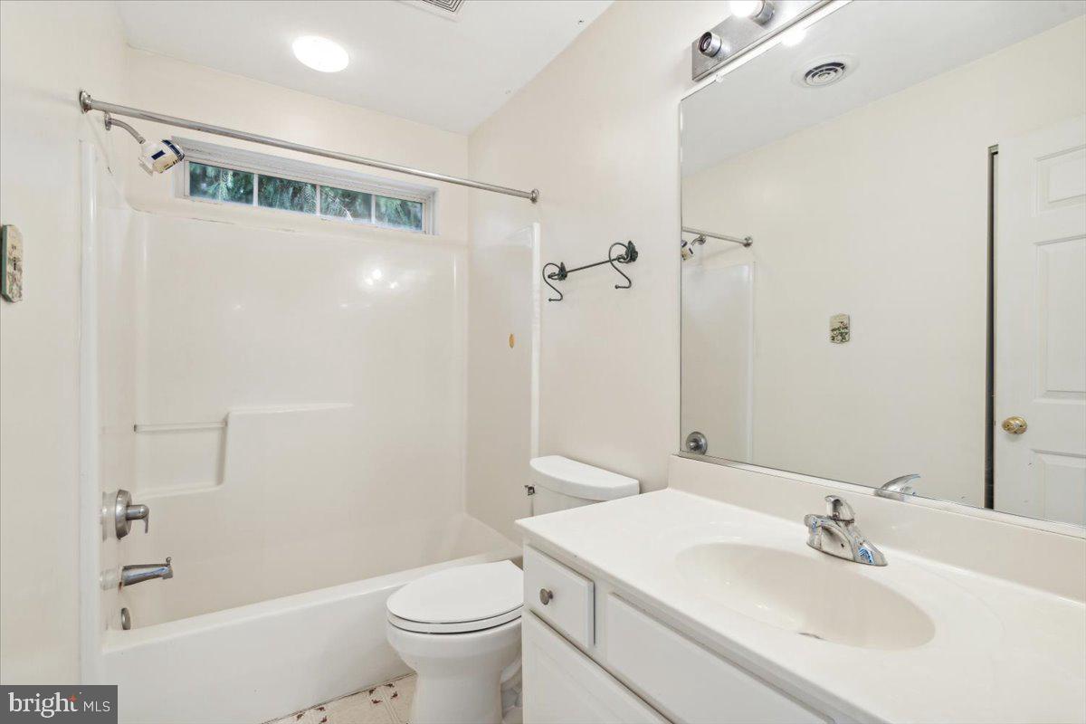 WELLINGTON TRACE - Residential