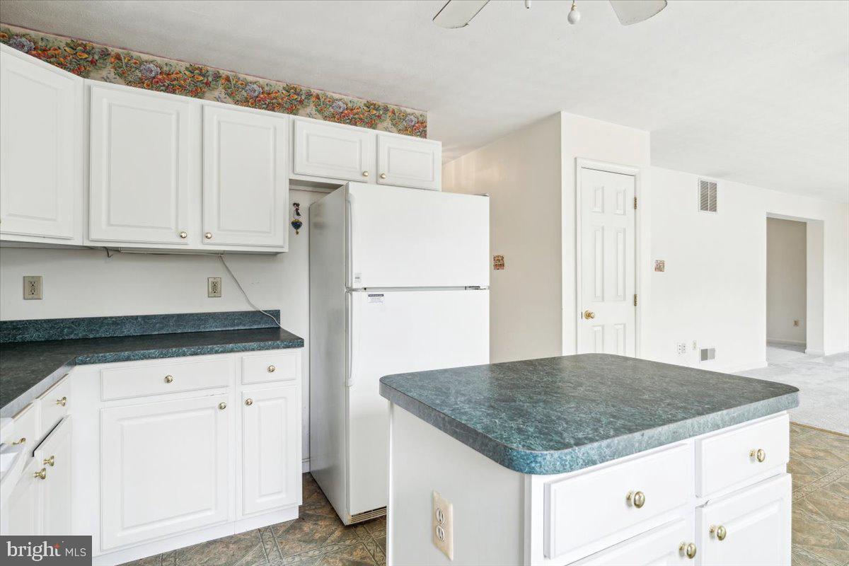 WELLINGTON TRACE - Residential