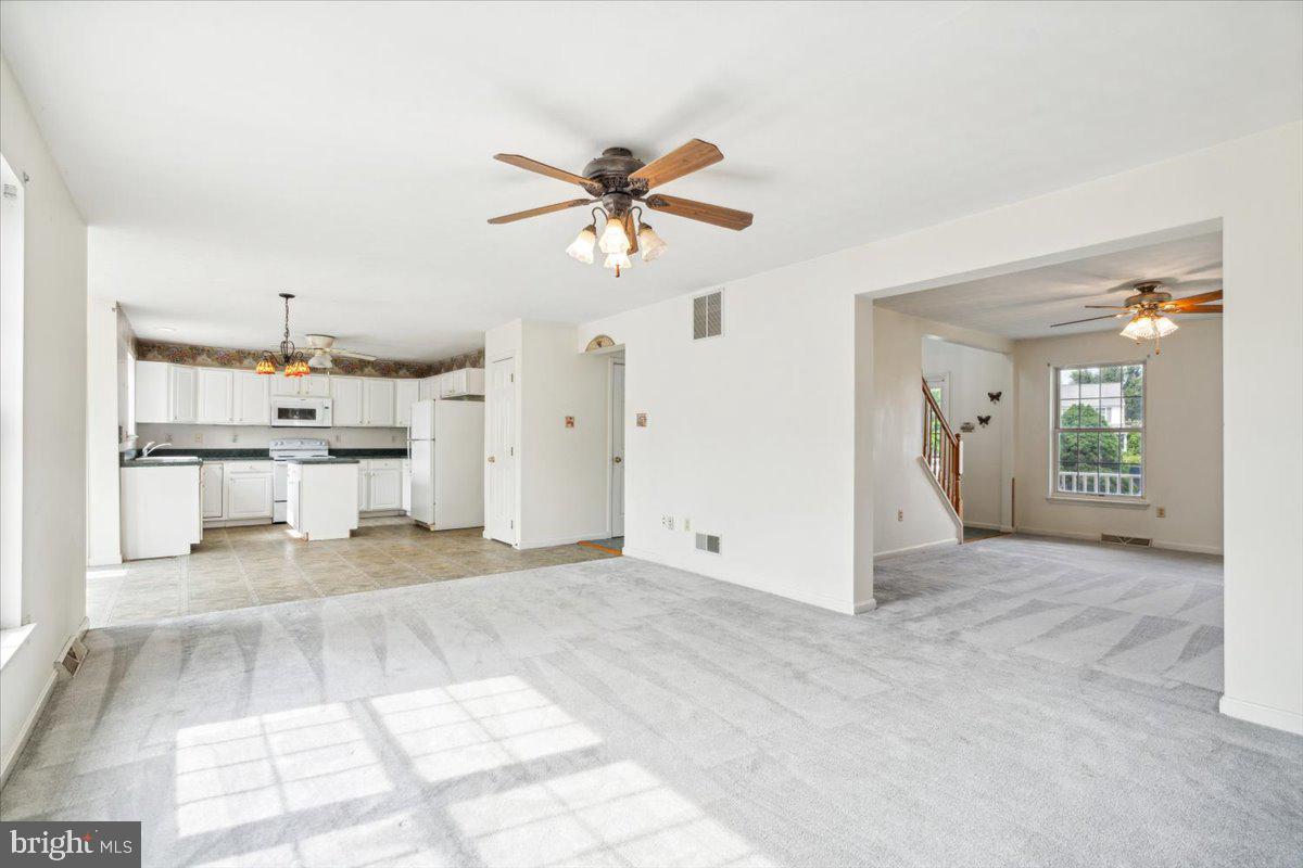 WELLINGTON TRACE - Residential