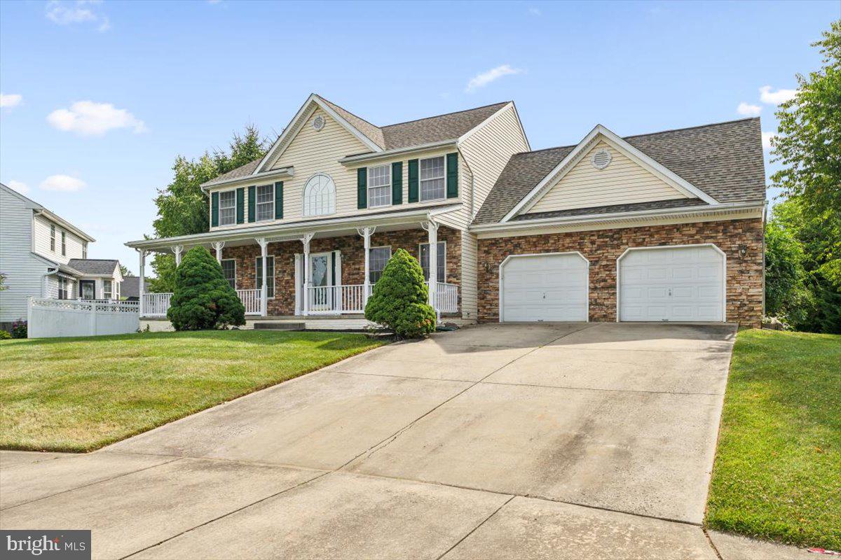 WELLINGTON TRACE - Residential