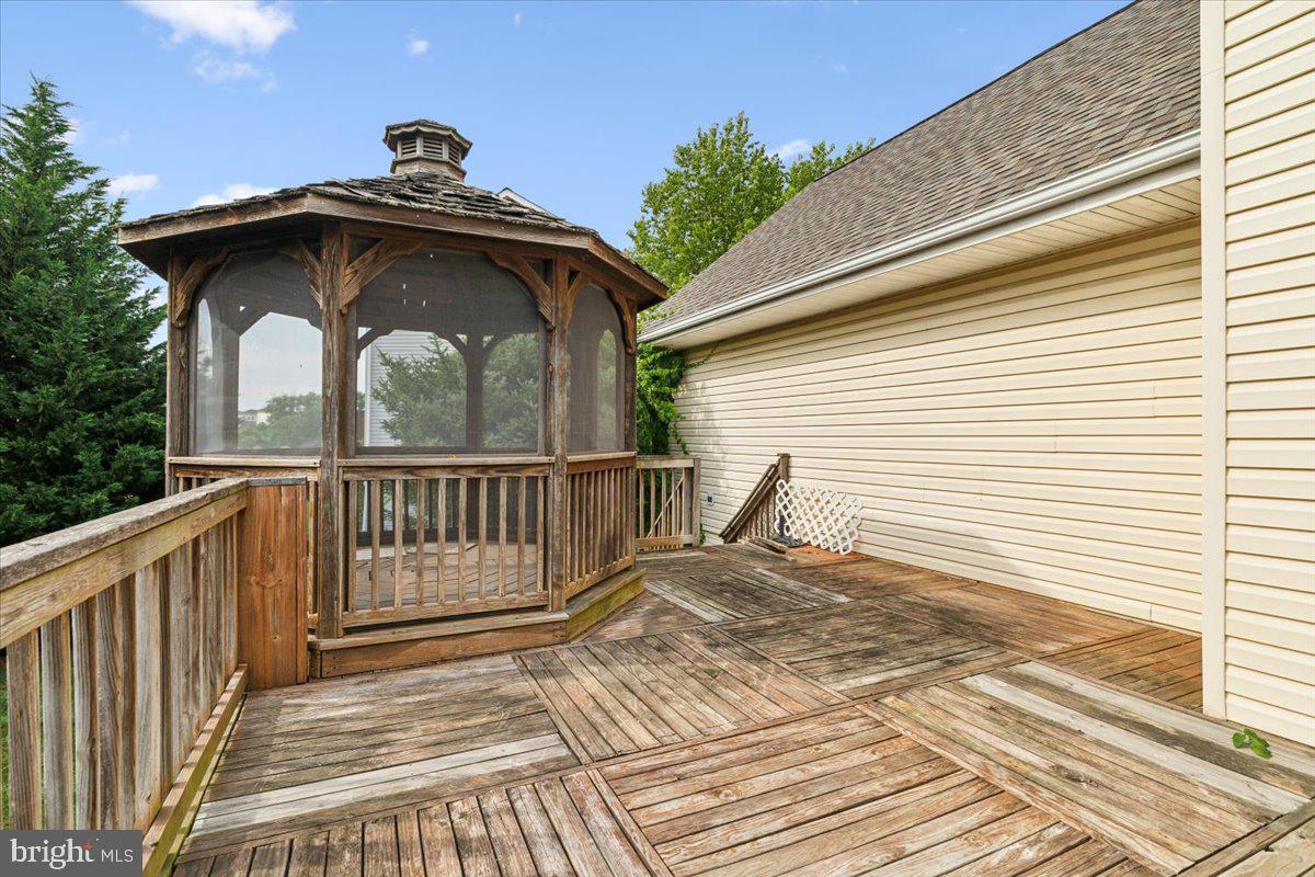 WELLINGTON TRACE - Residential