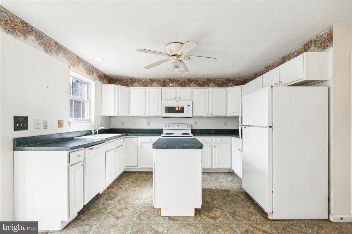 WELLINGTON TRACE - Residential