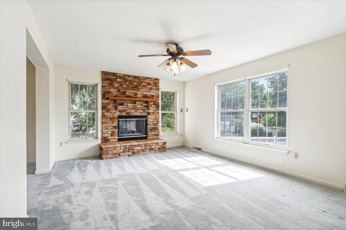 WELLINGTON TRACE - Residential