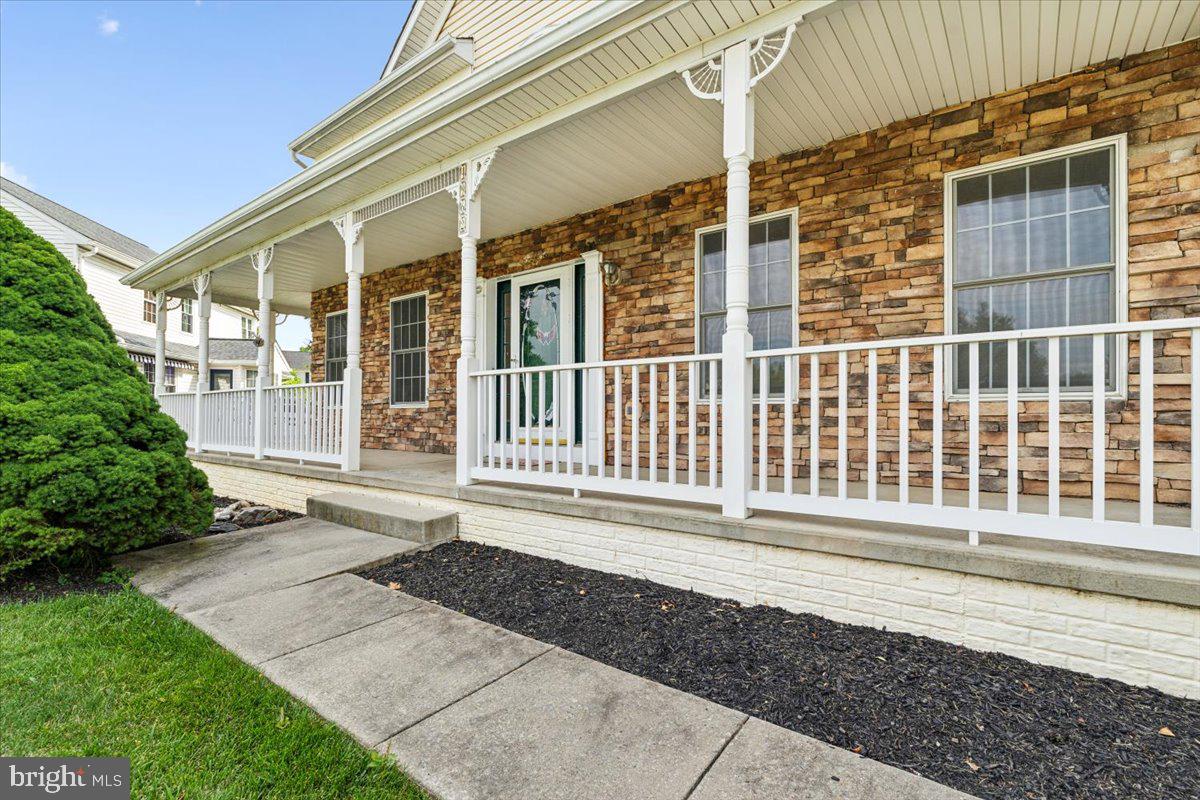 WELLINGTON TRACE - Residential