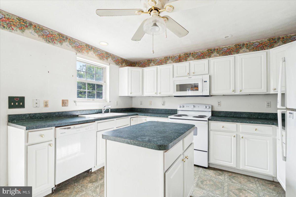 WELLINGTON TRACE - Residential