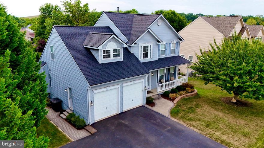 Large Colonial style home located in Stonebridge Community just minutes from downtown Martinsburg!
The Stonebridge Community offers many amenities including tennis courts and outdoor swimming pool.
4 Bedrooms/2.5 Baths, family rm, formal living rm and dining rm, large 2 car garage, oversized paved driveway perfect for up to 7 cars, paver sidewalks deck and fenced yard.
Roof shingles replaced in 2022