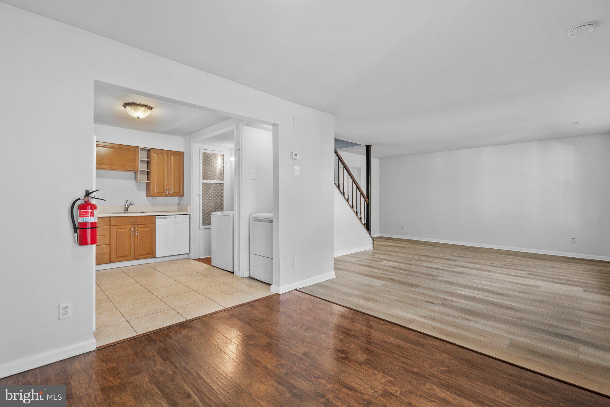206 A CHAUCER COURT
