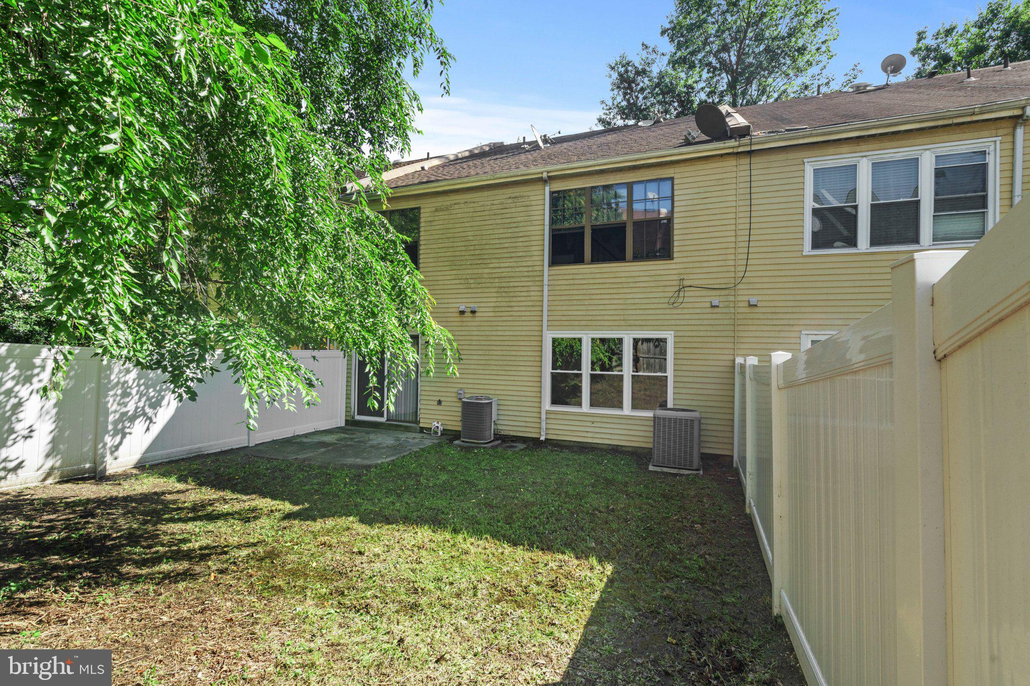 206 A CHAUCER COURT