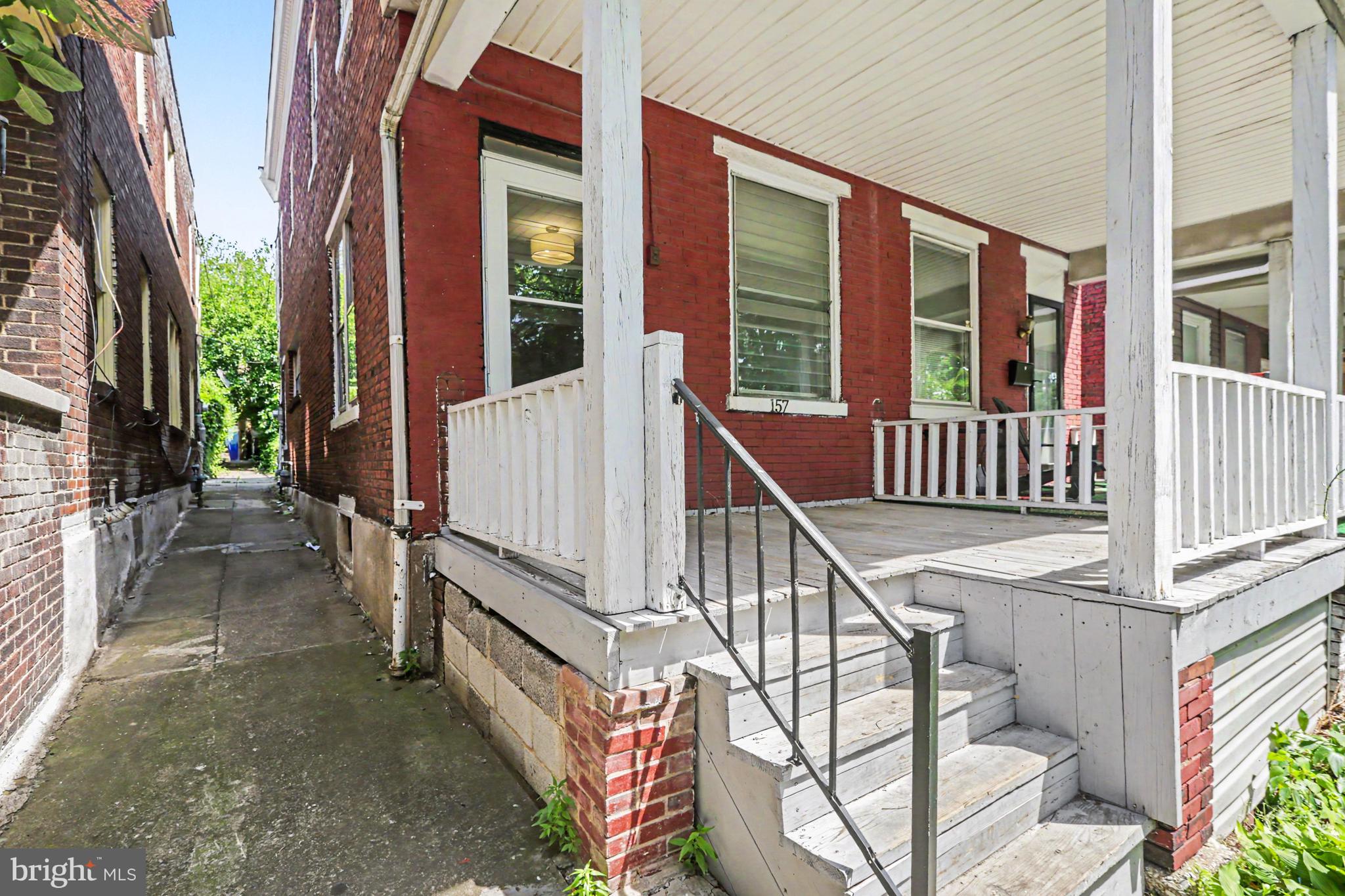 157 ROYAL TERRACE