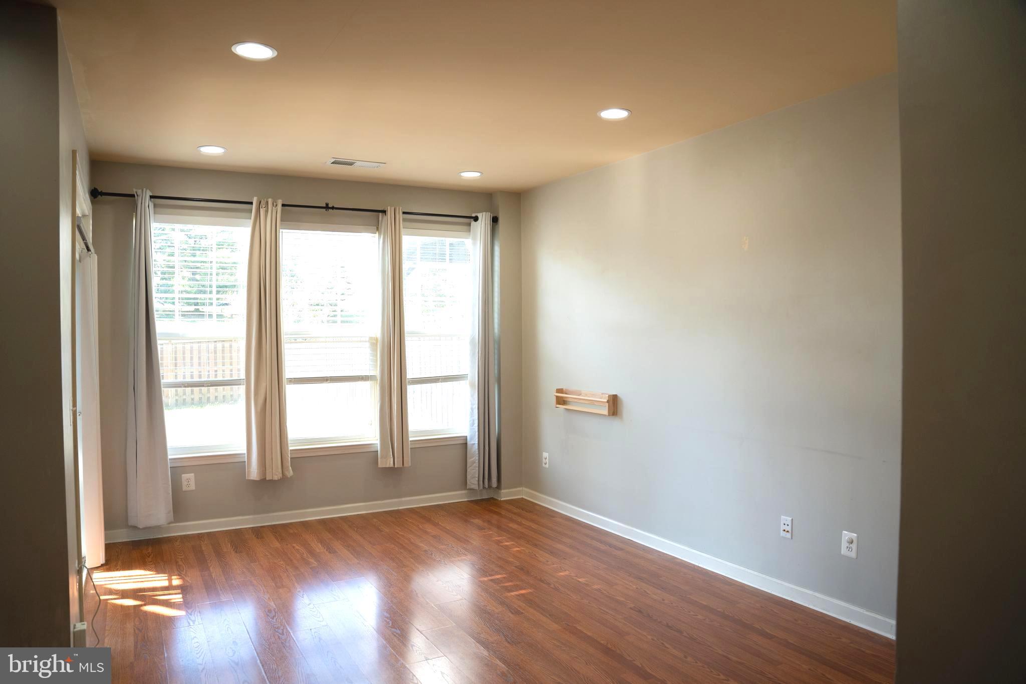 WOODSTREAM - Residential Lease