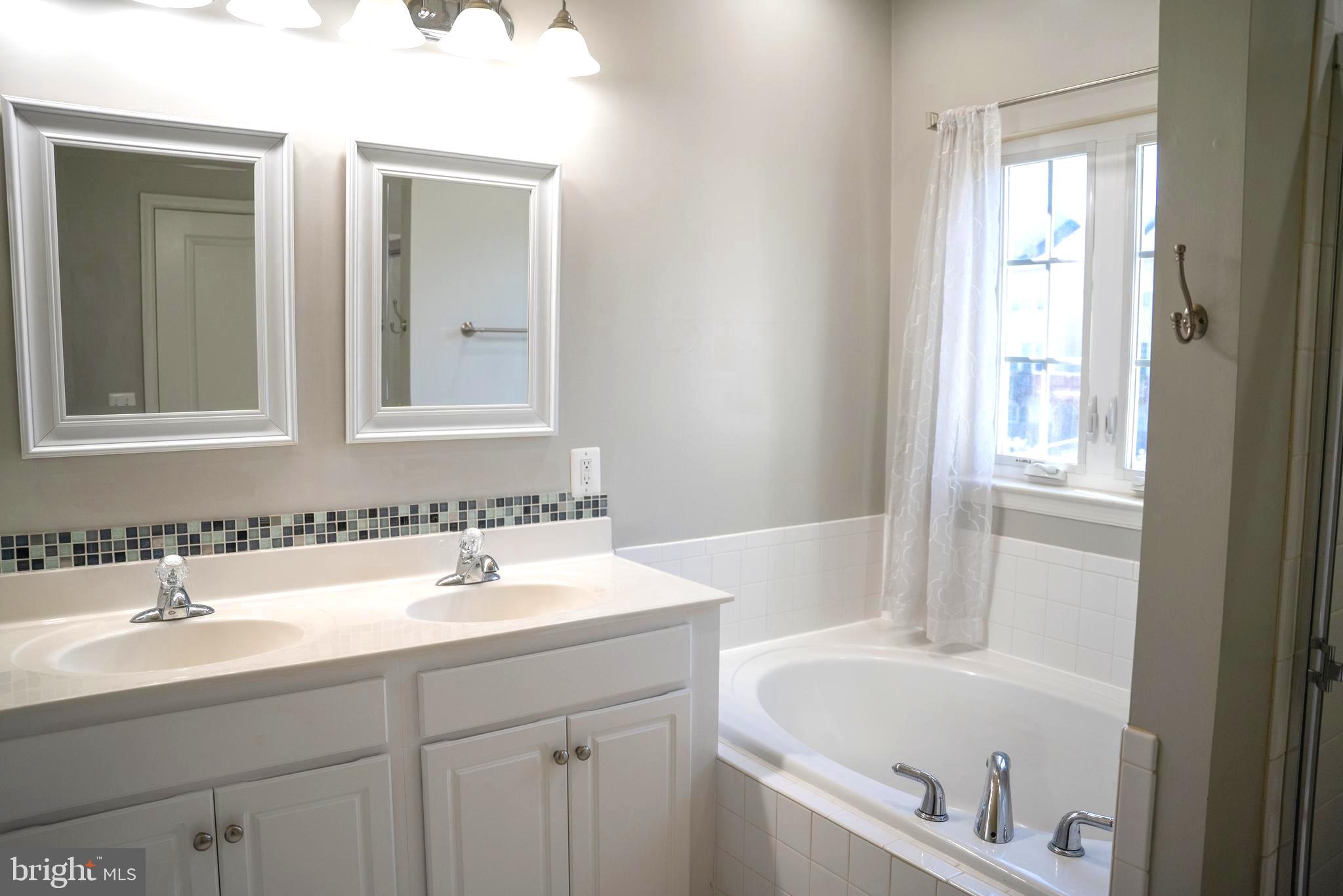 WOODSTREAM - Residential Lease