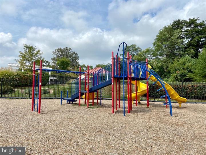 WOODSTREAM - Residential Lease