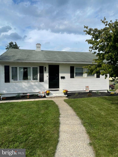 Homes For Sale - 29 Hain Avenue<br/> Berks County, WERNERSVILLE, PA 19565
