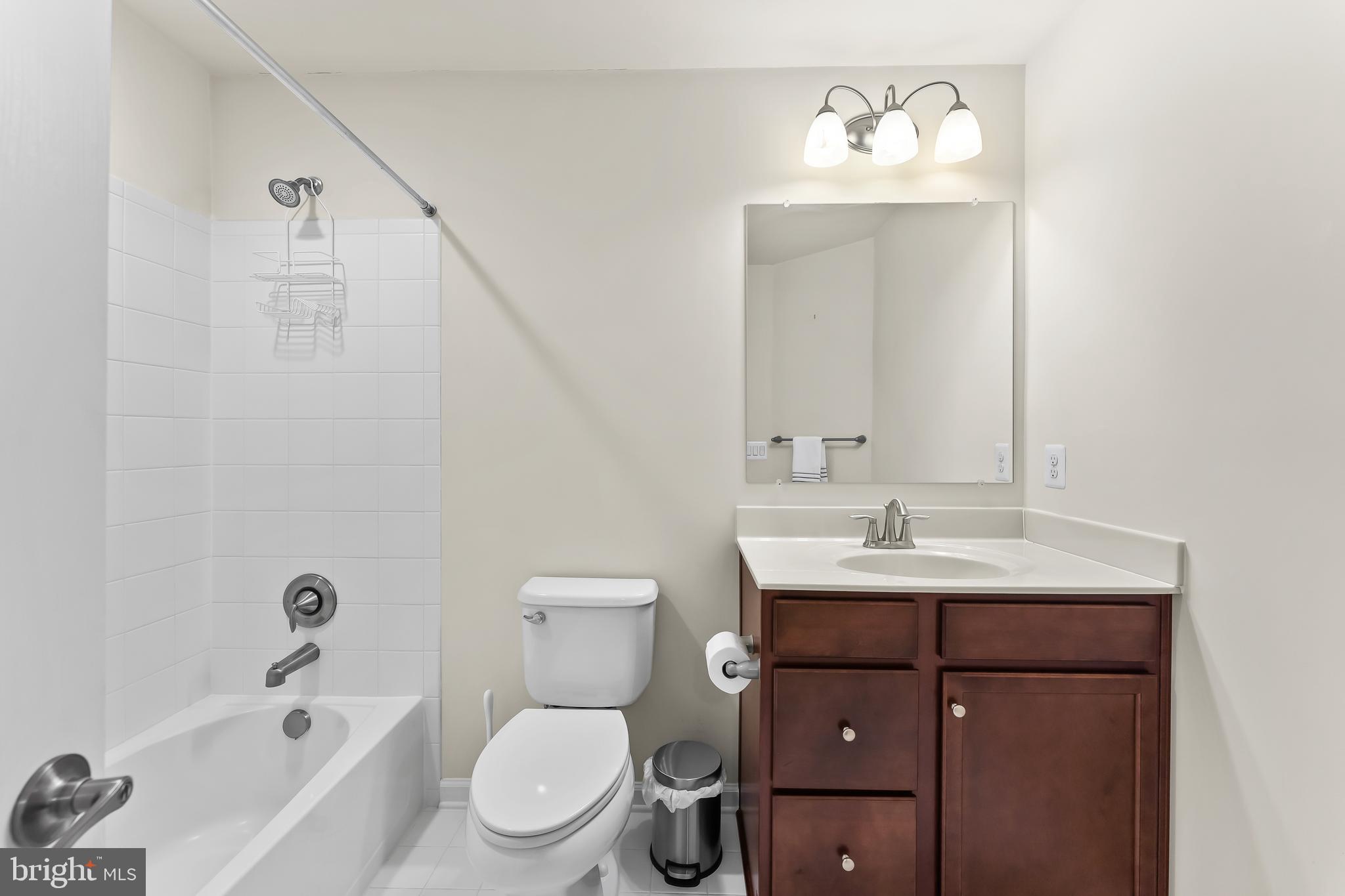 RAPPAHANNOCK LANDING - Residential Lease