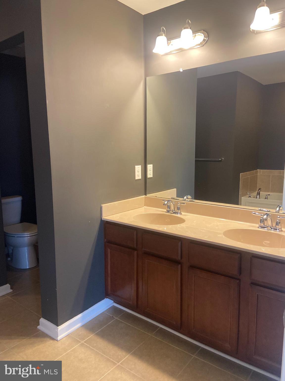 SOMERTON VALLEY - Residential Lease