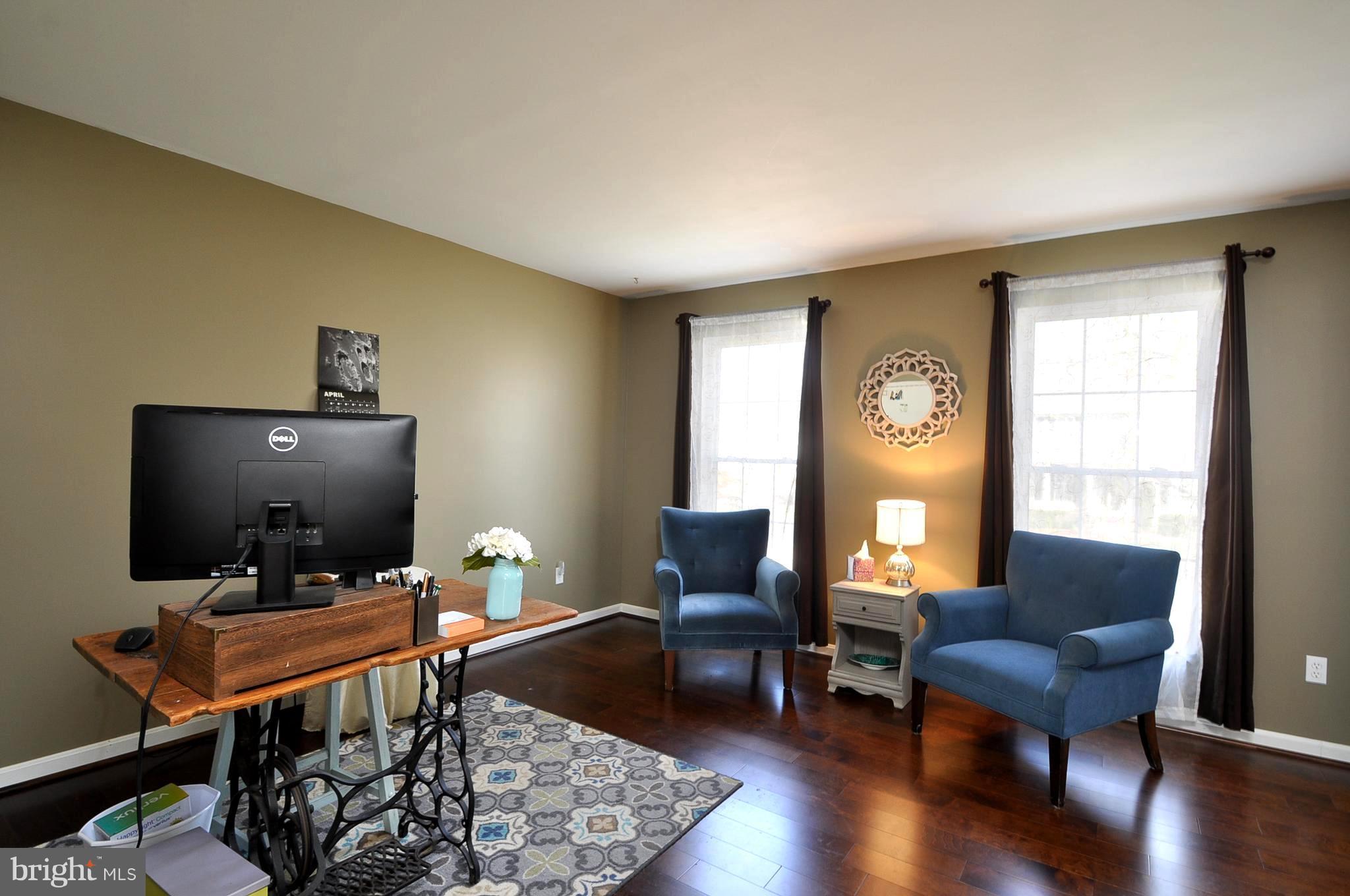 CRYSTAL LAKE - Residential Lease