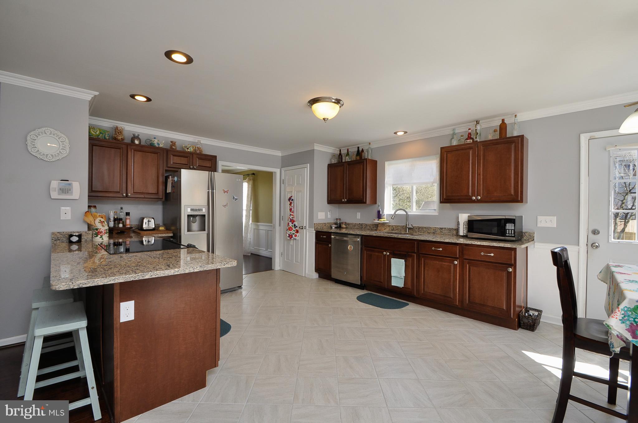 CRYSTAL LAKE - Residential Lease