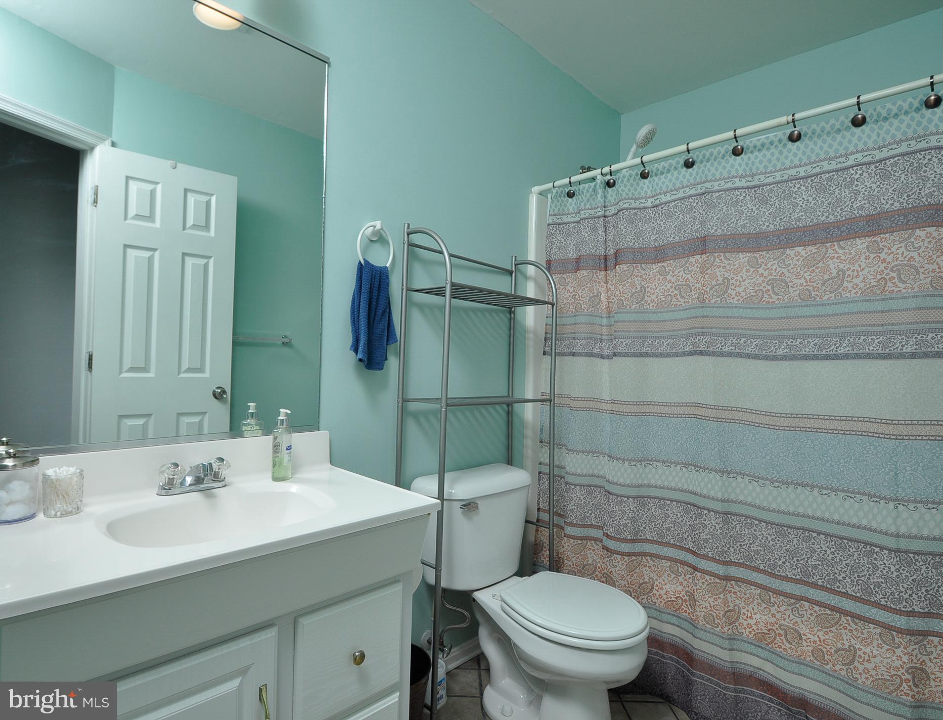 CRYSTAL LAKE - Residential Lease