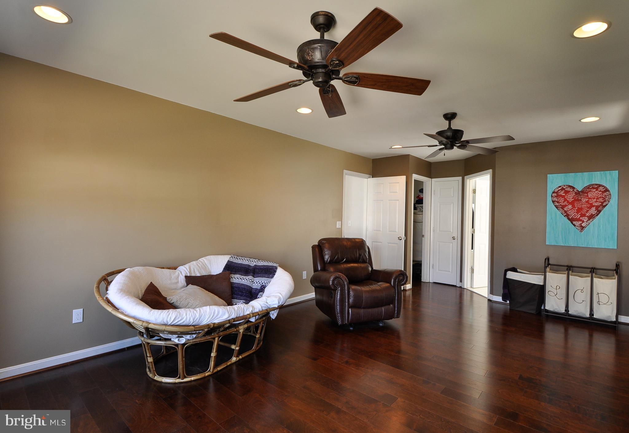 CRYSTAL LAKE - Residential Lease