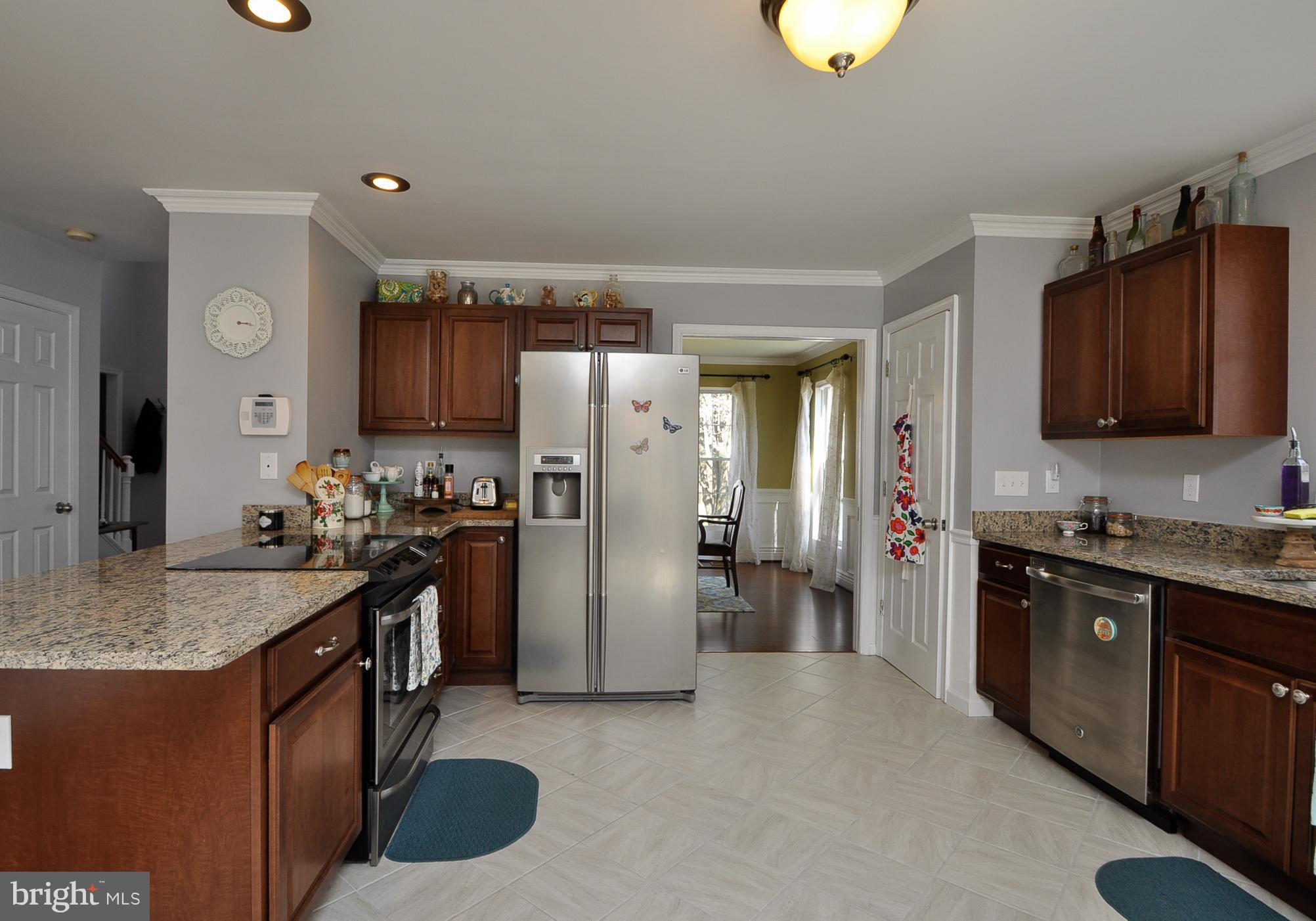 CRYSTAL LAKE - Residential Lease