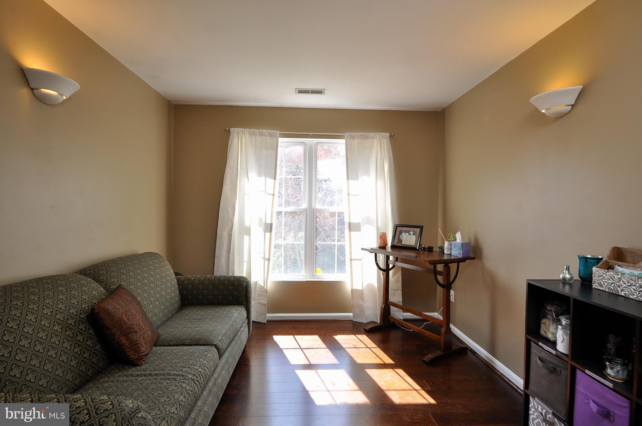 CRYSTAL LAKE - Residential Lease