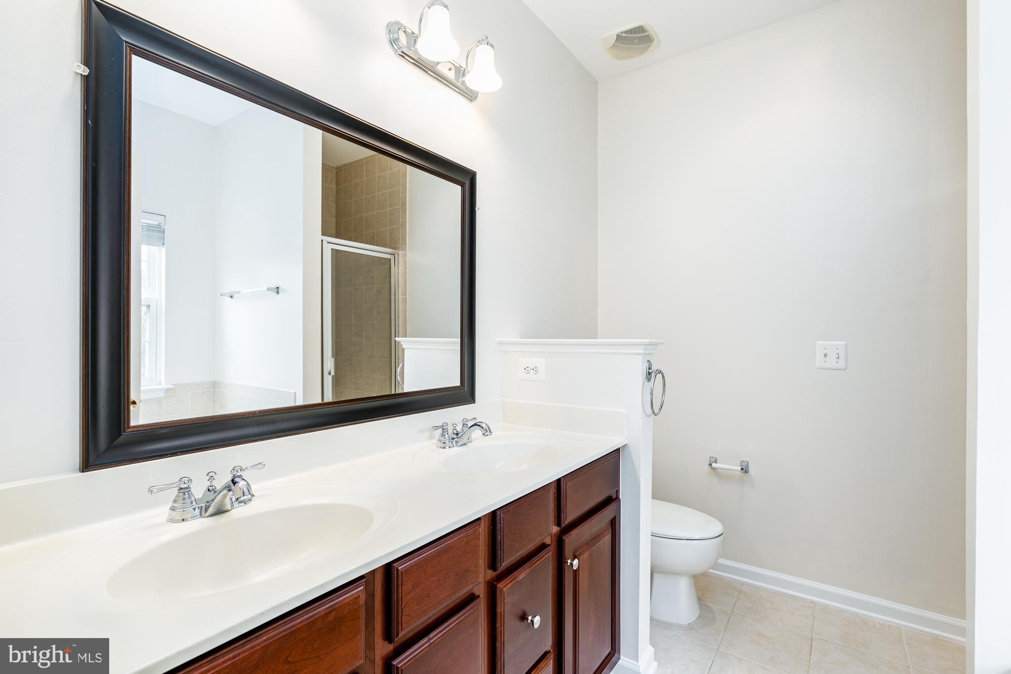 WAKELAND MANOR - Residential Lease