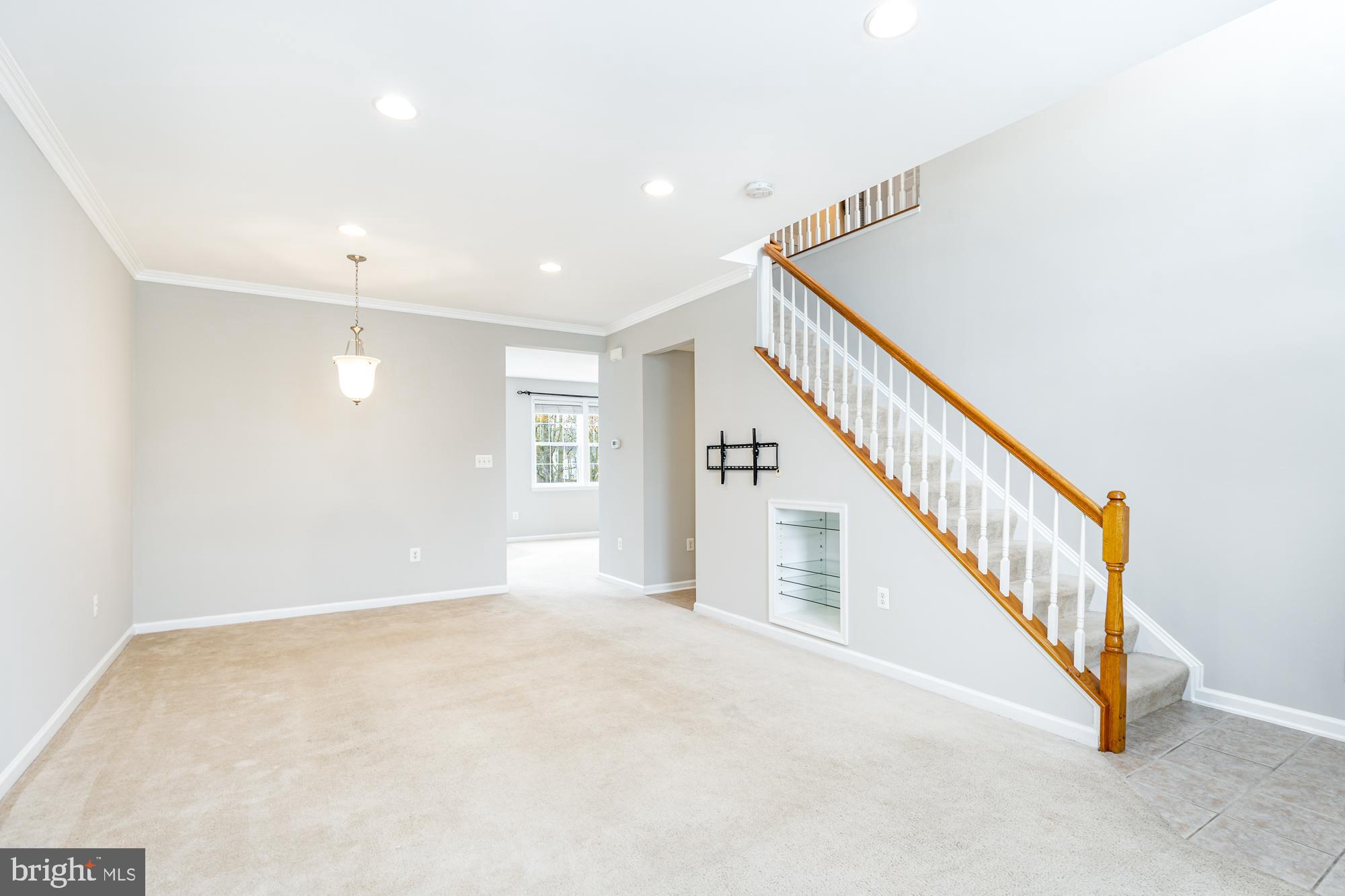 WAKELAND MANOR - Residential Lease