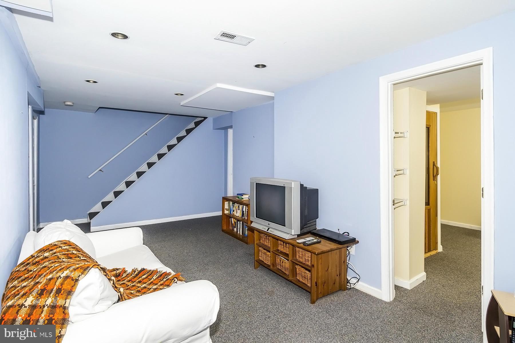 VILLAGE OF HICKORY RIDGE - Residential