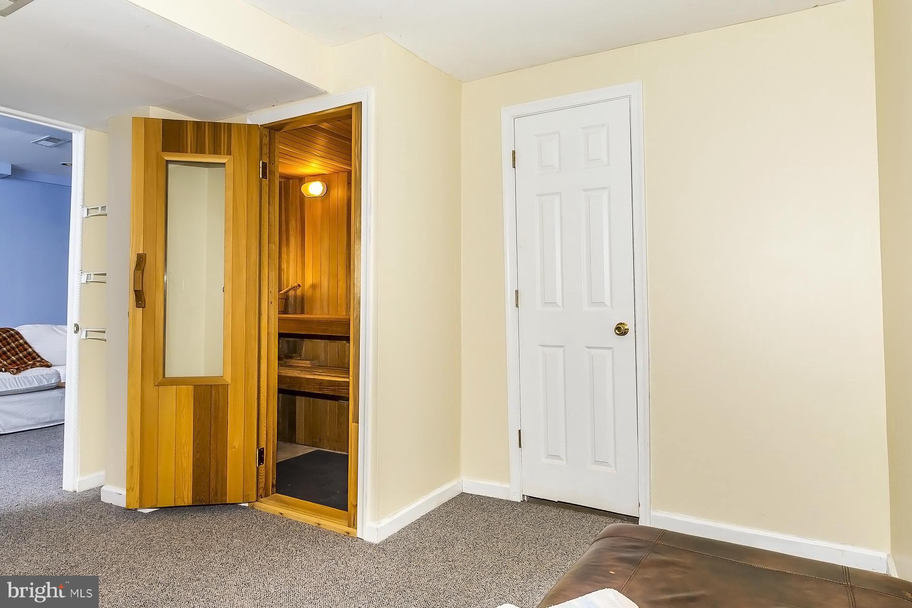 VILLAGE OF HICKORY RIDGE - Residential