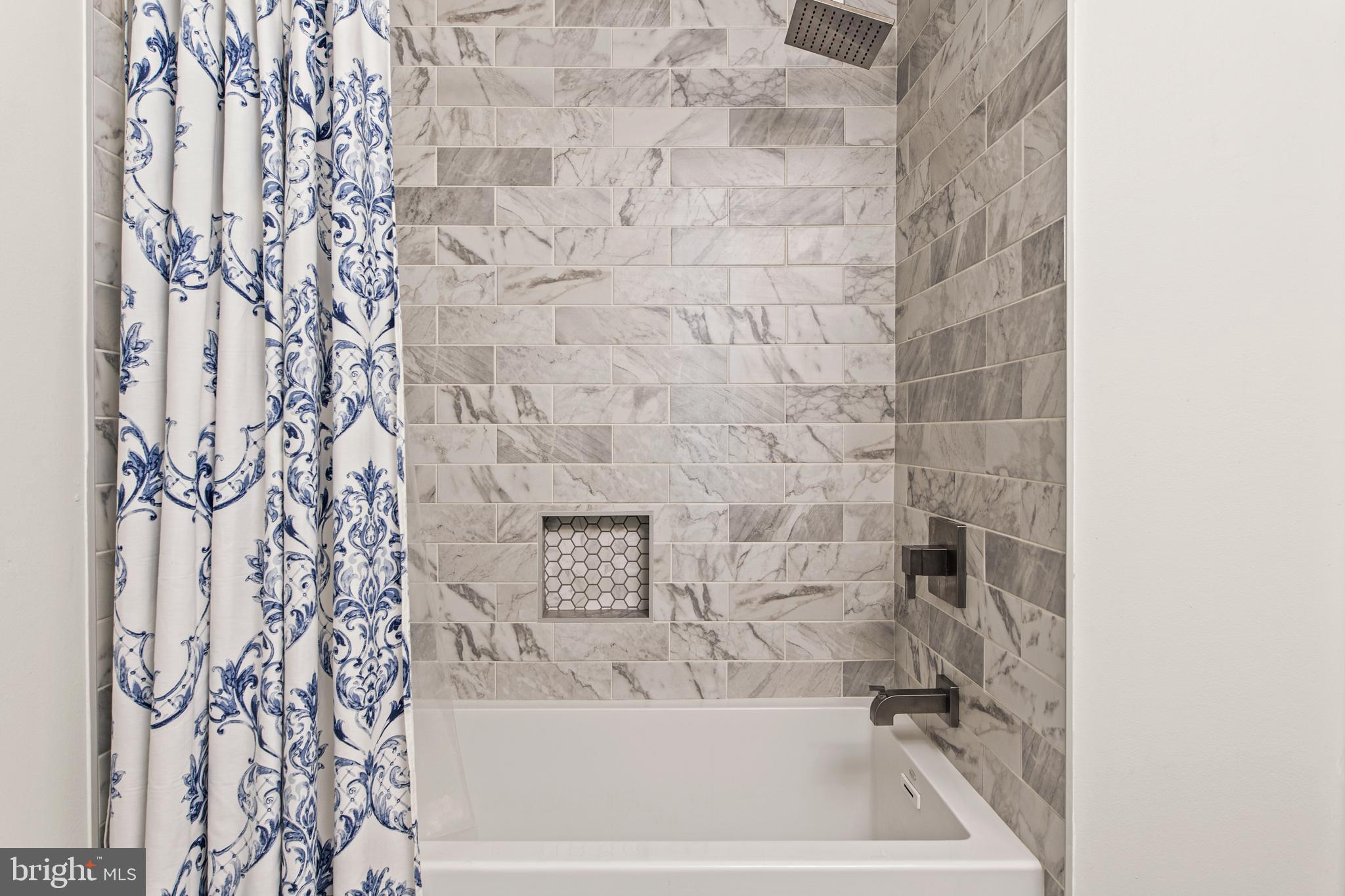 CHARLESTOWN HUNT - Residential