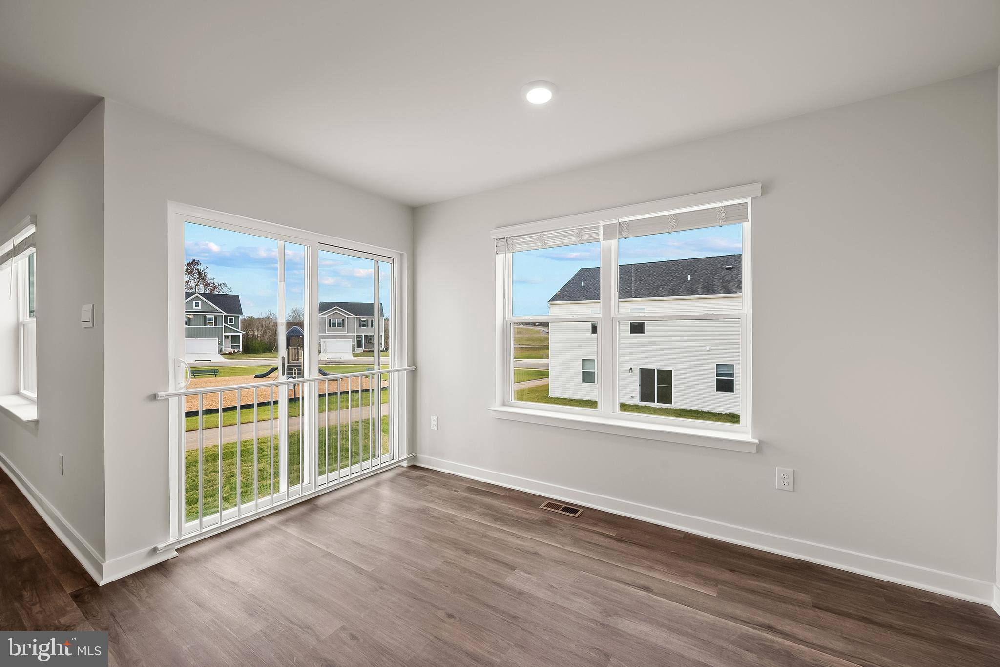 RIVERPOINTE - Residential