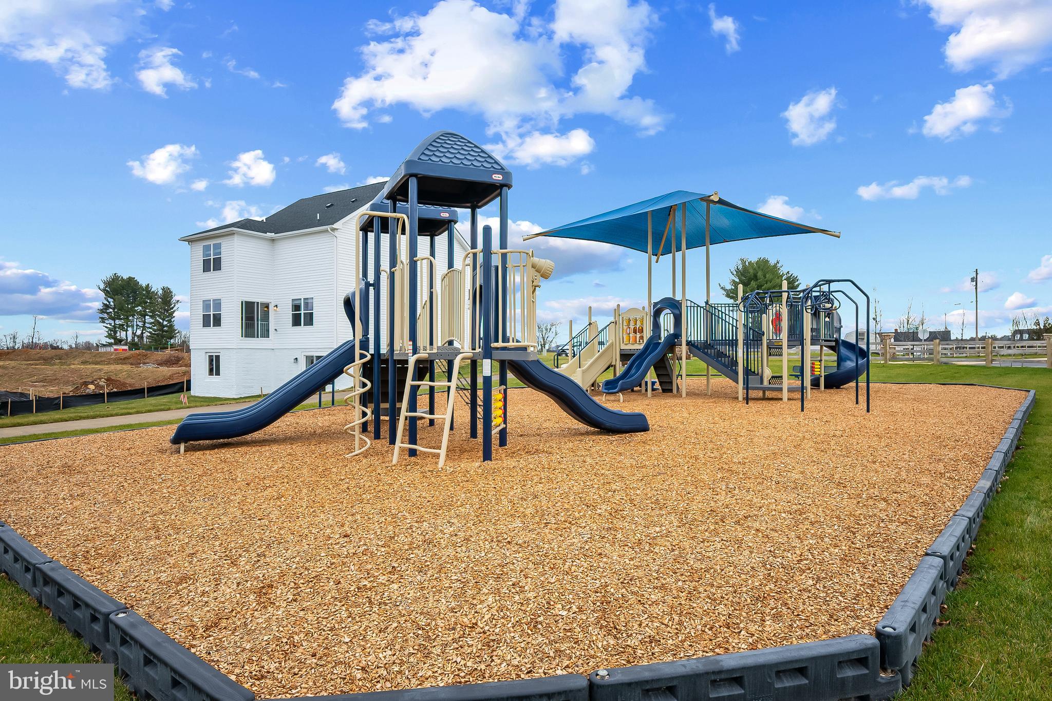 RIVERPOINTE - Residential