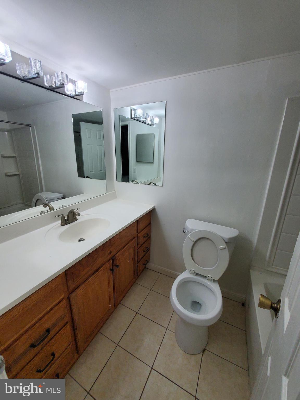 HUNTCREST CONDOMINIUM - Residential