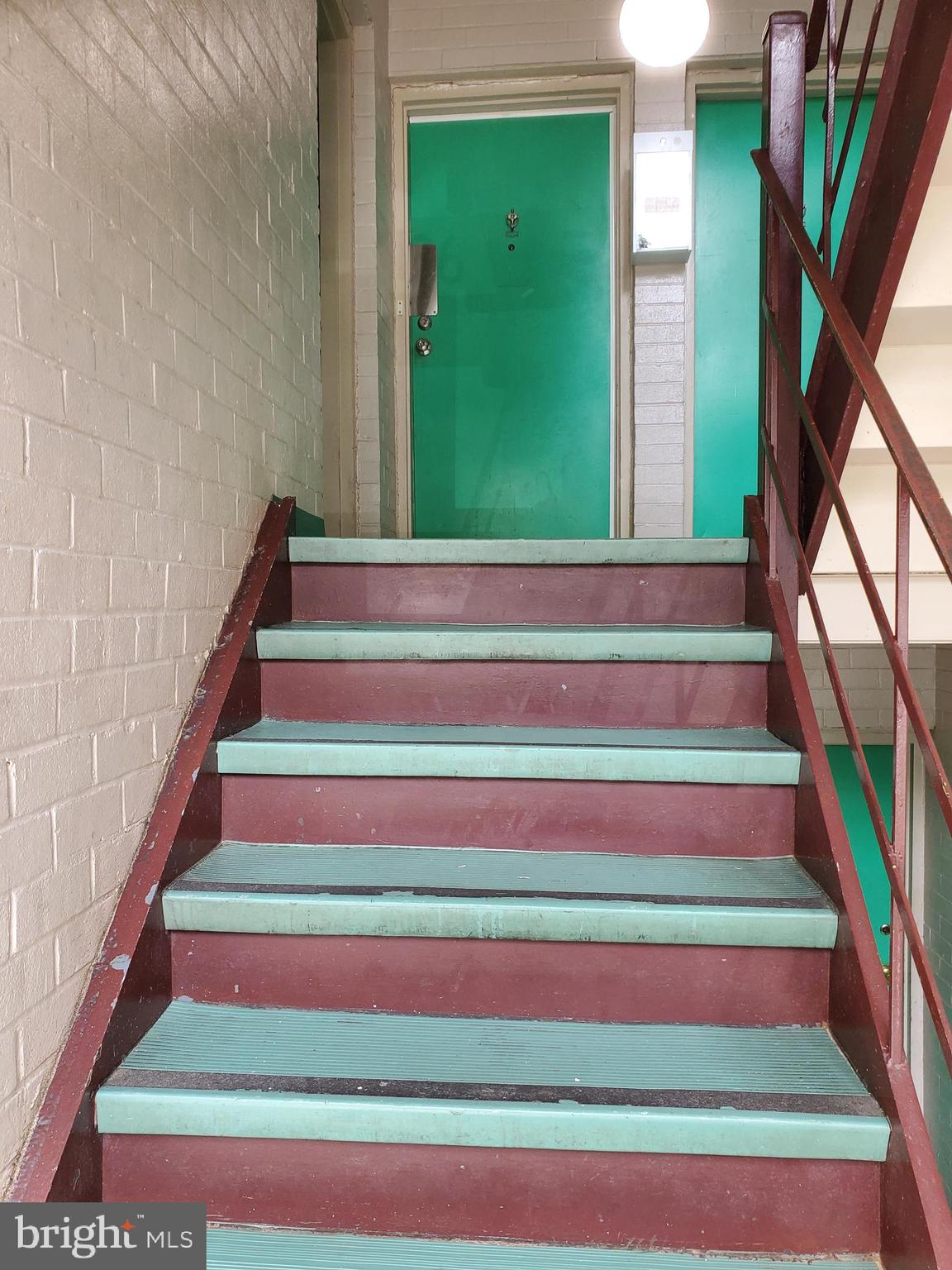 HUNTCREST CONDOMINIUM - Residential