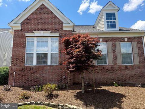 Photo of 9712 Seafield Place, BRISTOW, VA 20136 (MLS # VAPW2117996)