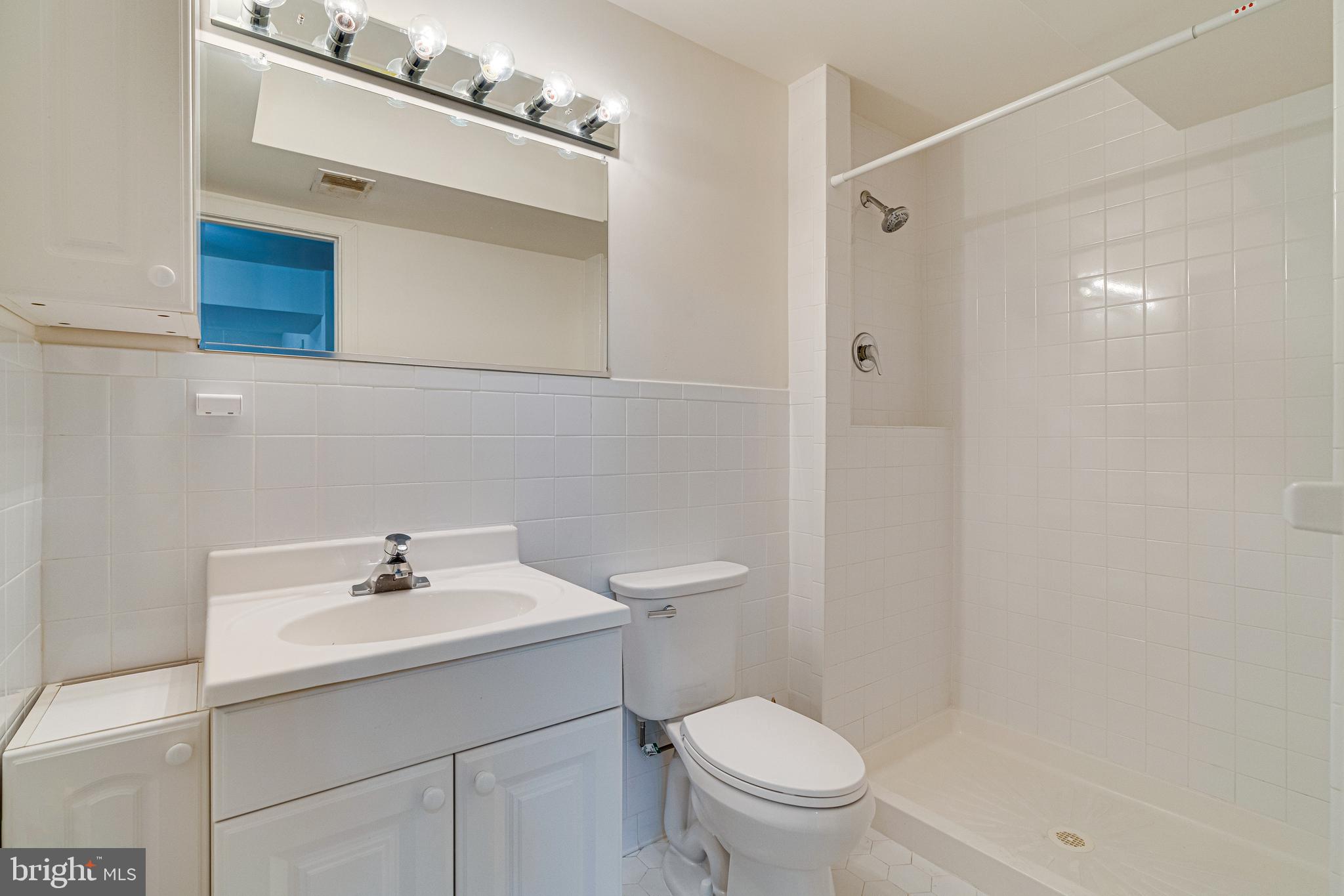 SYCAMORE HILL - Residential Lease