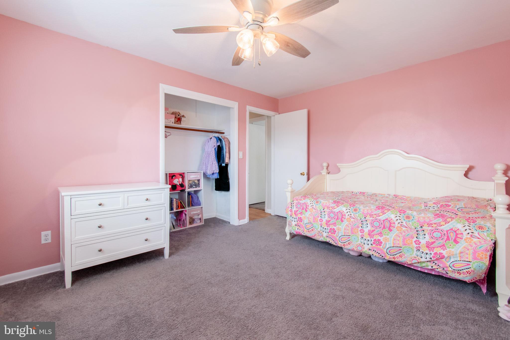 HAMPSTEAD - Residential