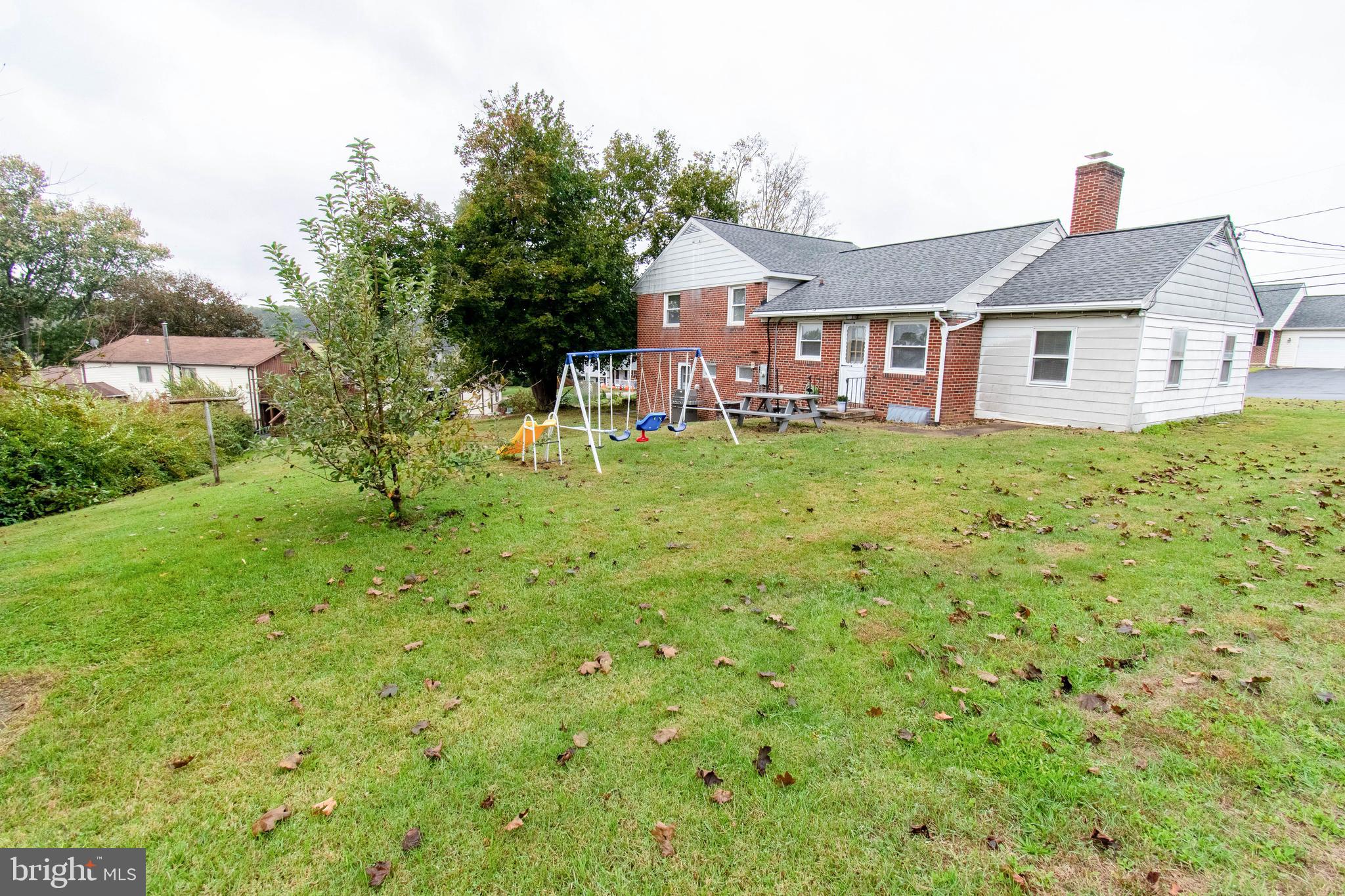 HAMPSTEAD - Residential