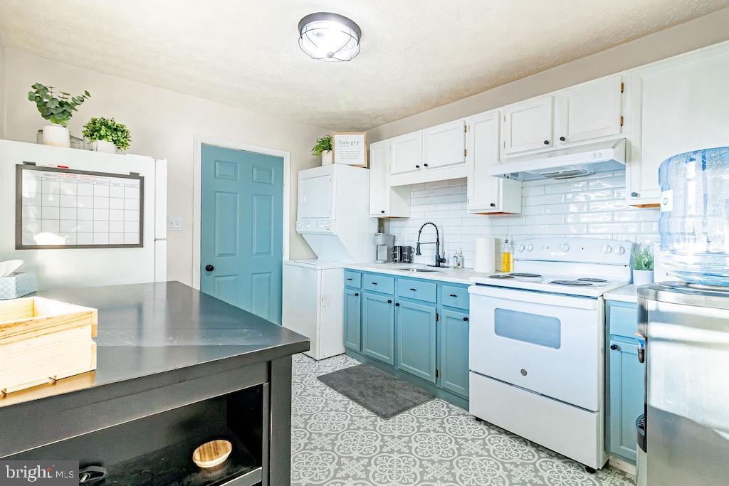 PINEY POINT HOMES - Residential