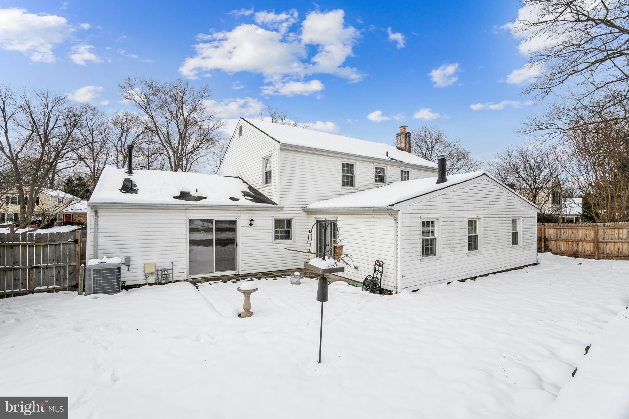 CROFTON WOODS - Residential