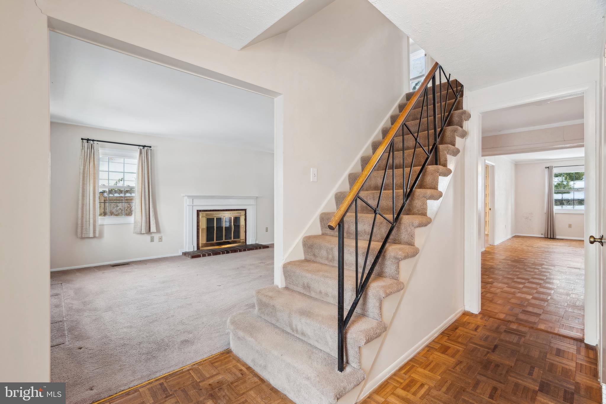 CROFTON WOODS - Residential