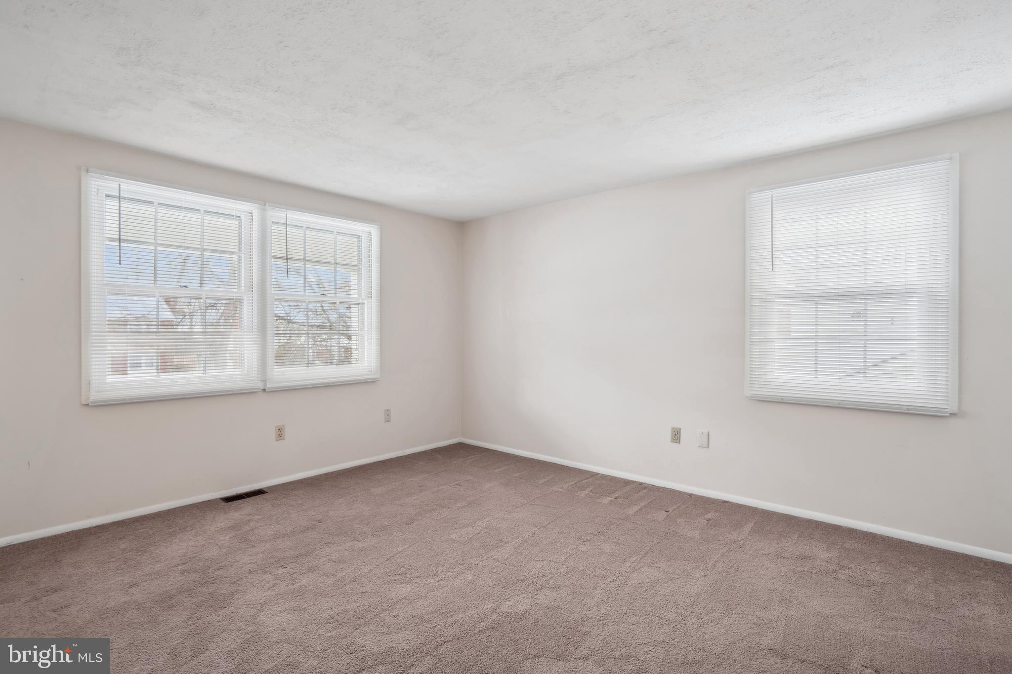 CROFTON WOODS - Residential