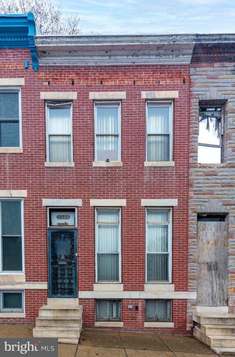 Townhouse For Sale - 2544 Frederick Avenue<br/> BALTIMORE, MD 21223
