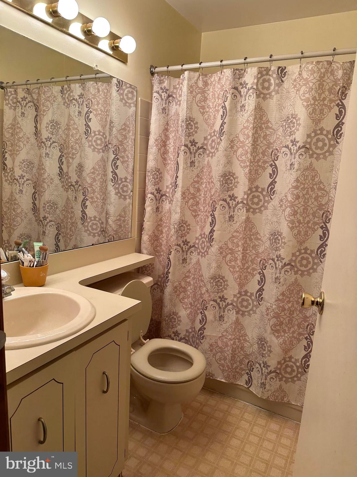 NEWTOWN GRANT - Residential Lease